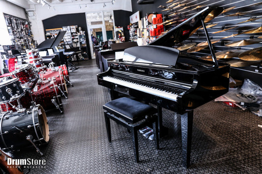 Wypożyczanie instrumentów: fortepiany akustyczne i elektroniczne