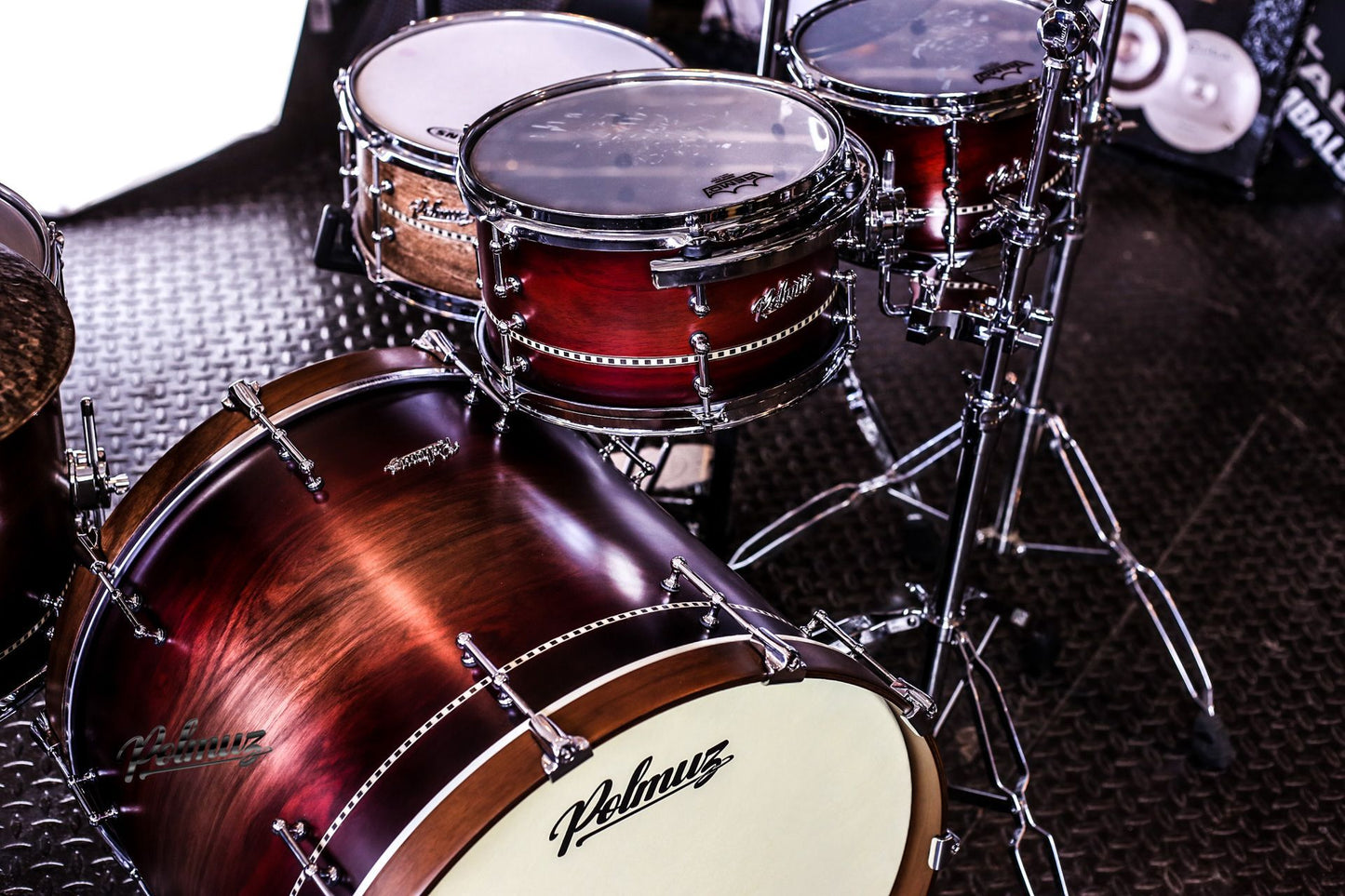 Polmuz Walnut (22/10/12/16/18) Satin Natural Walnut Red Burst - Ekspozycja — zdjęcie 3